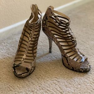 NINE WEST snake skin pattern heels